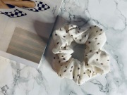 Scrunchie ŁEZKA białe