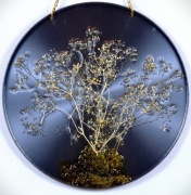 Obraz okrągły z kwiatowym motywem w żywicy 30x30