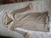 Dlugi sweterek z futerkiem 