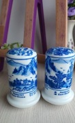 Stara porcelanowa solniczka i pieprzniczka Vintage – Komplet retro
