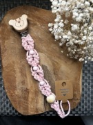 Zawieszka do smoczka z makramy