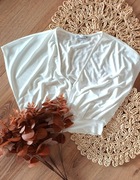 Zara biała bluzka croptop z krótkim rękawem 36S 3/4 t-shirt z dekoltem v