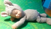 Anne Geddes Lalka z recyklingu, 23 cm