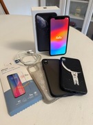 iPhone XR + ładowarka, 3 obudowy oraz zestaw szkieł hartowanych 