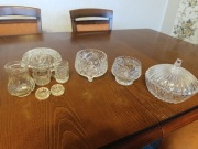 Elementy kryształowej zastawy stołowej