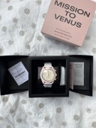 Zegarek Swatch x Omega Mission to Venus w kolorze pudrowego różu