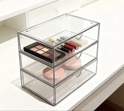 Plastikowy organizer na kosmetyki z szufladkami