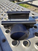 Sztucer boczny kątowy. 