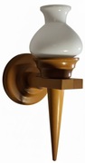 Kinkiet drewniany toczony, własny wzór, z kloszem szklanym, na żarówkę E14