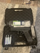Pistolet ASG Glock 17 CO2 6mm + magazynek + kulki + walizka