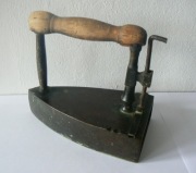 Stare mosiężne żelazko z duszą