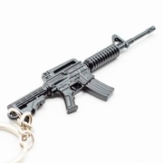 Brelok do kluczy – miniatura karabinu szturmowego | metalowy | czarny