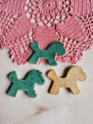 Ceramiczny magnes konik Dala, rękodzieło 