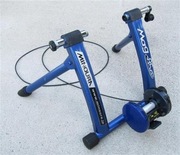 Trenaźer Minoura 850 Mag