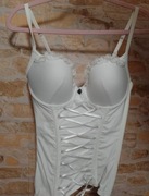 (36/S) (80D) Triumph/ Ekskluzywny, biały, ślubny gorset modelujący 