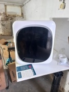 Kompaktowa elektryczna suszarka do ubran