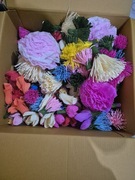 Kwiaty z włoskiej krepiny