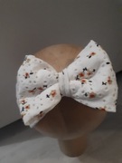 Opaska z kokardą dla dziewczynki biały na wiosnę cienka ażurowa w kwiatki 