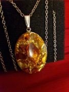 BURSZTYN BAŁTYCKI  MEDALION OBUSTRONNY MOZAIKA + ŁAŃCUSZEK Z KRAWATKĄ