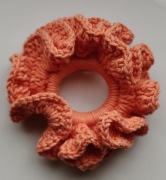 SCRUNCHIE ręcznie robiona na szydełku gumka do włosów 