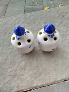 Zestaw 2 ceramicznych wazoników / tulipanier w stylu Delft - Vintage