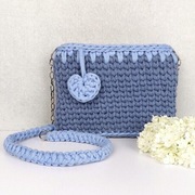 Szaro-niebieska torebka na szydełku