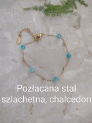 Bransoletka Skromna Elegancja z Chalcedonem – pozłacana stal, chalcedon