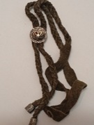 Stary kravat bolo skora