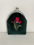 Portmonetka zielona Tulipan, haftowana ręcznie, handmade