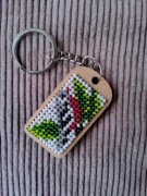 Brelok haftowany koralikami