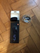 Xiaomi miband5 ze złotą opaską