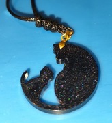 Ręcznie wykonany wisiorek z wizerunkiem kotów- z żywicy epoksydowej 