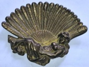 Metalowy relief Art Nouveau leżąca kobieta dekoracyjna plakieta 16x12,5 cm