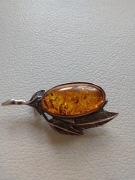 Stara biżuteria Vintage retro Broszka srebrna z bursztynem