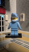 Minifigurka LEGO COL15-13 col240 Shark Suit Guy, Przebranie rekina Seria 15
