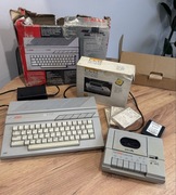Atari 130XE + magnetofon CA-12 + pudełka | Retro