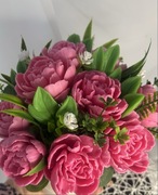 bukiet kwiatów mydlanych. flower box