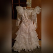 Suknia komunijna z dodatkami