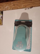 Dziurkacz dekoracyjny 76 kwiatki B/C DALPRINT