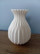 Biały wazon z plastiku