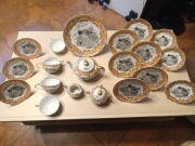 Chińska zastawa pięknie zdobiona.