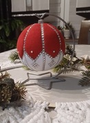 Ręcznie wykonana bombka z materiału + elegancki stojak