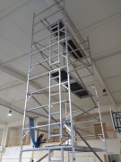 Wynajem rusztowań aluminiowych przejezdnych.