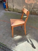 Krzesło drewniane trwałe z restauracji 