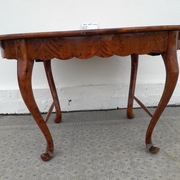 Stary stól o ludwikowskich nogach .Zalecany odbiór własny.