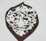 Nowa apaszka Ala jedwabna 70 x 70 cm brązowa białe 