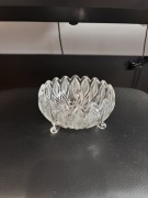 Szklana miseczka vintage na nóżkach – szkło prasowane