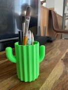 Stojak organizer na kredki, długopisy itp. w kształcie kaktusa. 