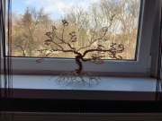 Drzewo z miedzianych drutów ręcznie robione