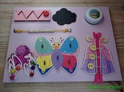 Tablica manipulacyjna edukacyjna sensoryczna.